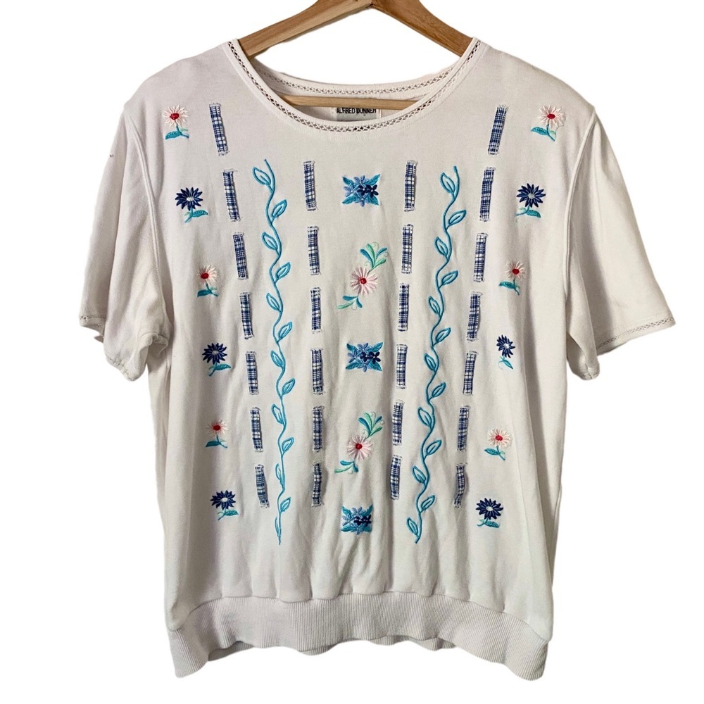 Alfred Dunner White Short Sleeve Tee Blue & Teal Floral Embroidery Pad Shoulder